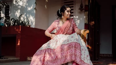 Many modern-age brides are styling their wedding saris with comfy trainers. Photo: Shruti Kasat / The Saree Sneakers