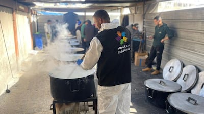 Dubai Cares, in collaboration with Anera (American Near East Refugee Aid), is working to provide meals and food baskets to displaced families in Gaza. Photo: Dubai Cares