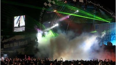 The Formula One roadshow descended in force on Abu Dhabi yesterday with the Yasalam concert series on the Abu Dhabi Corniche and Boeing 747 planes carrying cars and equipment arriving from Brazil as preparations continue for what promises to be a thrilling climax to the 2010 grand prix season at the Yas Marina Circuit on Sunday.