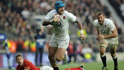 England’s Jack Nowell (C) runs for the try line against Wales during the Six Nations Rugby match between England and Wales at Twickenham stadium, London, Britain, 12 March 2016. EPA/GERRY PENNY