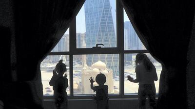 Children stare outside in Dubai. Courtesy of @Shabna_Sheikh