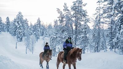 Horse riding at Kakslauttanen Arctic Resort. Valtteri Hirvonen / Kakslauttanen Arctic Resort