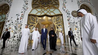 The US Secretary of State tours the Sheikh Zayed Grand Mosque with Sheikh Abdullah bin Zayed, Minister of Foreign Affairs. Reuters / Jacquelyn Martin/Pool