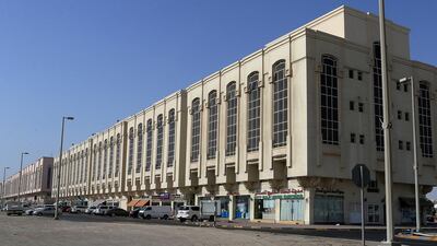 Khalifa City apartments: Q2-Q3 2015 no change. Q3 2014-Q3 2015 no change. Studio - Dh30,000-Dh45,000. 1BR - Dh40,000-Dh55,000. 2BR - Dh50,000-Dh80,000. 3BR - Dh60,000-Dh100,000. Ravindranath K / The National