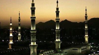 Mosque of Prophet Mohammad in the holy city of Medina January 3, 2007. Home to Islam's holiest cities of Mecca and Medina, Saudi Arabia regards itself as the guardian of Islam and is often closed off to foreigners. Even though it receives more than five million Muslim pilgrims a year, they are not allowed to travel within the country. Tourist visas are rarely issued and come with many restrictions but this is due to change as Saudi Arabia adopts a new strategy to tap into a niche market of conservative tourism. Picture taken January 3, 2007. To match feature SAUDI-TOURISM (SAUDI ARABIA - Tags: CITYSCAPE RELIGION TRAVEL BUSINESS) *** Local Caption *** HAJ02_SAUDI-TOURISM_1007_11.JPG