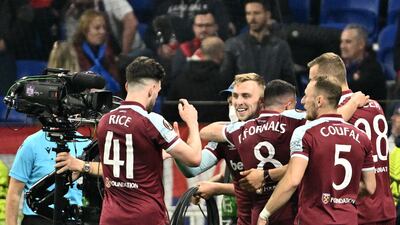 Jarrod Bowen celebrates with teammates. AFP