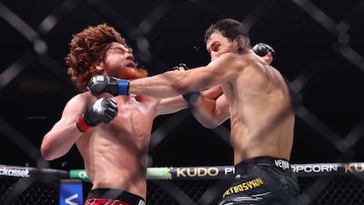 Shara Magomedov (red shorts) takes on Armen Petrosyan in their middleweight clash