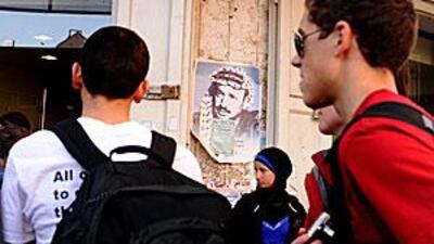 A group of American students visit a Palestinian residence in Ramallah during their tour of the West Bank.