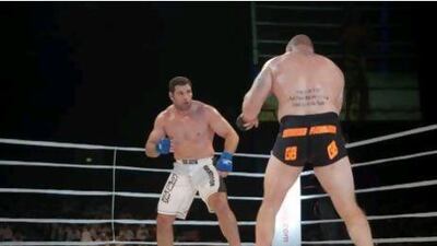 Maro Perak, left, beat the favourite Travis Wiuff in the main event of the Abu Dhabi Warriors Fighting Championship. Mike Young / The National