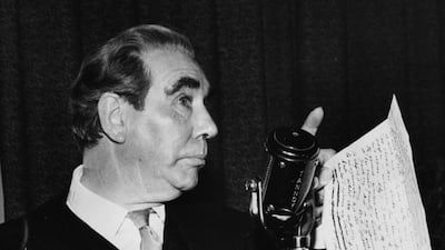 Portrait of actor Sir Donald Wolfit addressing a meeting regarding the end of the television actors strike at Seymour Hall, London. George Freston / Getty Images