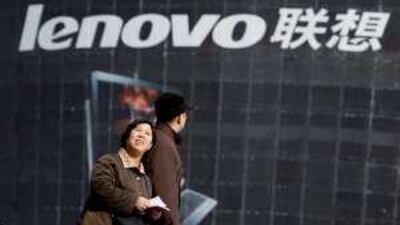 Opening more stores in China helped PC maker post the fastest gain in shipments among its rivals.