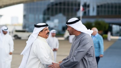 Sheikh Mohamed bids farewell to King Hamad after his fraternal visit to Abu Dhabi