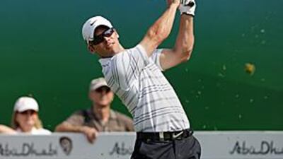 The Englishman Paul Casey shot a superb 63 to take a firm grip on the Abu Dhabi Golf Championship going into the final day.