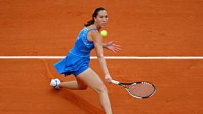 Jelena Jankovic controlled the points throughout her first round match against Petra Cetkovska at Roland Garros today.
