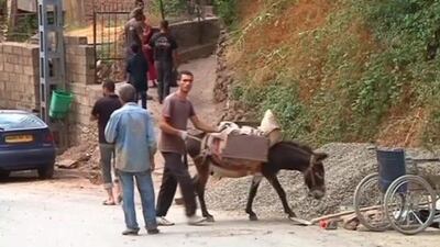 The Algerian military sends troops into mountains east of Algiers on Wednesday in a failed bid to find a Frenchman who was kidnapped and later beheaded by militants. Reuters