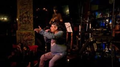 The singer Haitham El Khatib and the guitarist Oliver Ephgrave perform Knocking on Heaven's Door. El Khatib has been singing for 28 years and is the lead vocalist for the band Xseed.