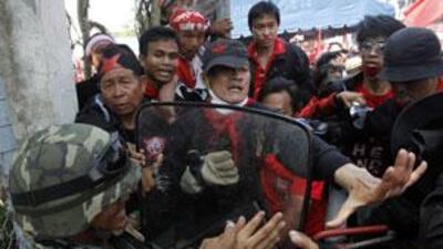 Leaders of the Red Shirt movement initially said they would march to undisclosed locations across Bangkok today in their biggest rally yet, but switched plans.