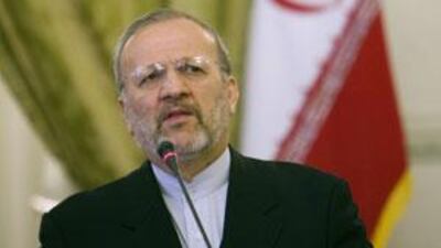 Iran's foreign minister Manouchehr Mottaki has urged the West to address Tehran's proposals "seriously, deeply and analytically."