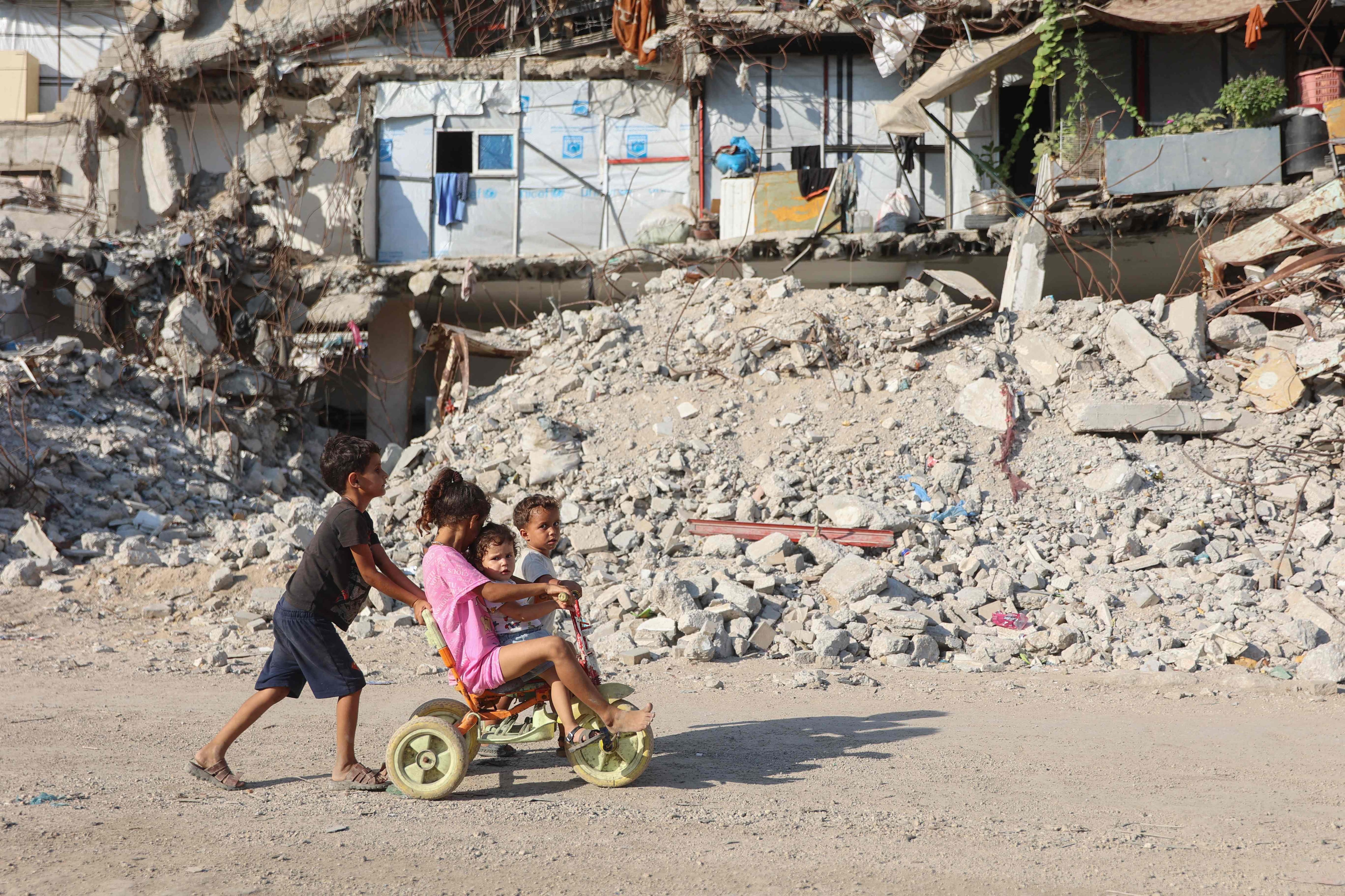 Image linked from the original feed: Israeli strikes cast doubt on Gaza ceasefire efforts despite renewed diplomatic push