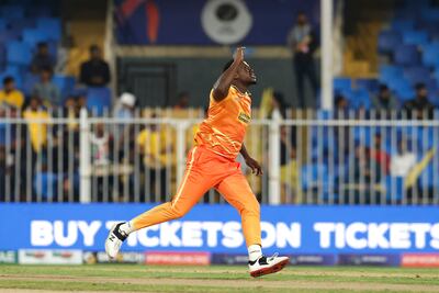 Carlos Brathwaite of Gulf Giants in action against Sharjah Warriors. Photo by Deepak Malik/CREIMAS