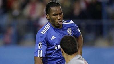 Drogba scores his second goal against Atletico Madrid.