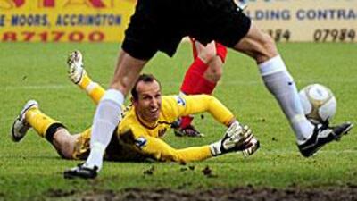 Schwarzer, born in Australia to German parents, always wanted to play in the Premier League.