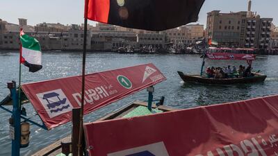 Each abra has capacity for about 20 people