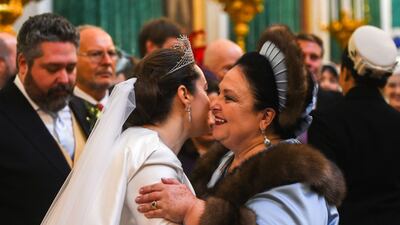 Maria Vladimirovna congratulates Bettarini