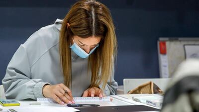 It offers flexible courses and diplomas.