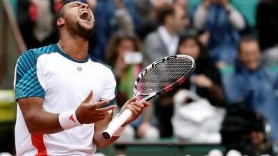 Jo-Wilfried Tsonga beat Stanislas Wawrinka in the fourth round in Paris yesterday. Bernat Armangue / AP Photo
