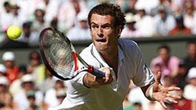 Unlike in his fourth-round tie Murray was never in danger as he dispatched the Spaniard Juan Carlos Ferrero in straight sets.