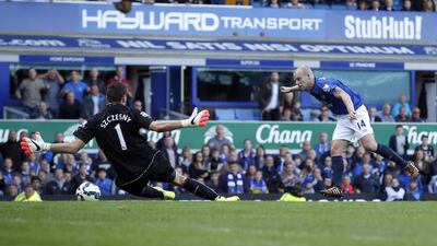 Everton v Crystal Palace: Everton’s Champions League hopes took a blow last season when they lost at home to Palace. Without Tony Pulis guiding the ship thought, Palace are not the same side as last season. PREDICTION: Everton, 2-0. (Photo: Andrew Yates / Reuters)