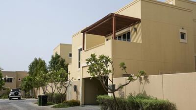 Al Raha Gardens villas: Q1 2015 no change. Q1 2014-Q1 2015 up 8%. 3BR - Dh160-220,000. 4BR - Dh185-300,000. 5BR - Dh250-330,000. Mona Al-Marzooqi / The National