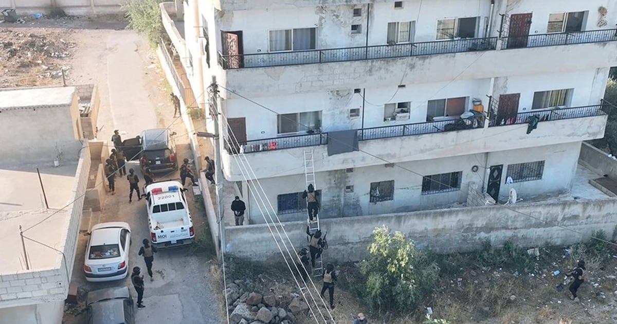 Syrian forces arrest nine-member ISIS cell in Quneitra