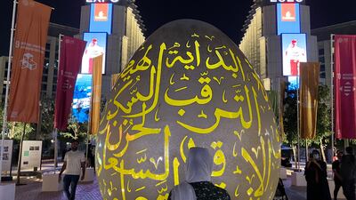 The SE's battery can last for 15 hours when watching video content and for 10 hours when streaming.