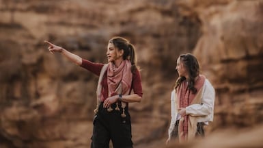 Queen Rania and Princess Salma tour Wadi Rum in their native Jordan. Photo: Royal Hashemite Court