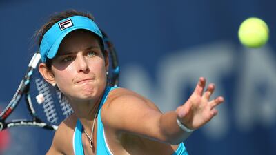 epa03590300 Germany's Julia Goerges returns the ball to Sara Errani of Italy during the second day of the Dubai Duty Free Tennis Championships in Dubai, United Arab Emirates, 19 February 2013. EPA/ALI HAIDER *** Local Caption *** 03590300.jpg