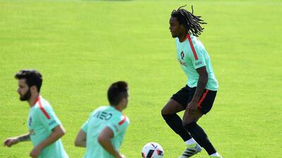 Portugal’s midfielder Renato Sanches controls the ball during a training session at the team’s training ground in Marcoussis, south of Paris, on July 8, 2016, ahead of their Euro 2016 final football match against France. / AFP / FRANCISCO LEONG