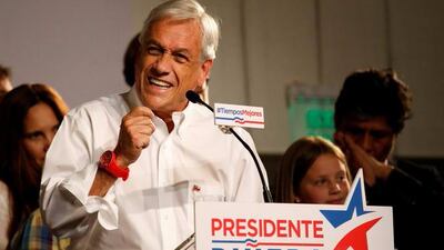 Chilean presidential candidate Sebastian Pinera delivers a speech to supporters after leading in the first round of general elections in Santiago, Chile, November 19, 2017. REUTERS/Carlos Garcia Rawlins