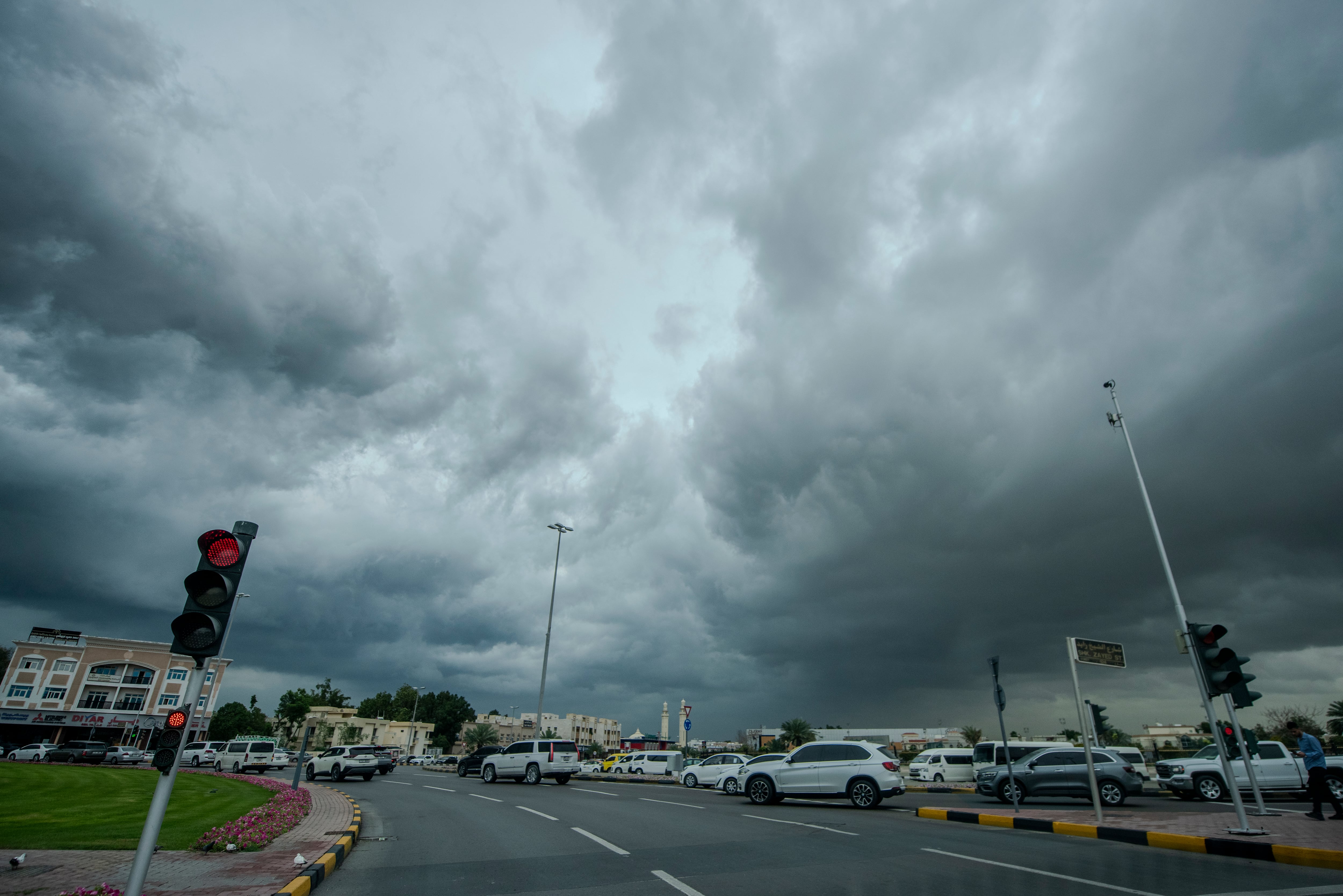 Image linked from the original feed: Heavy rain, decreased visibility and 50kph winds expected in parts of the Emirates until Friday