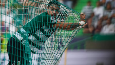 Sebastian Coates 6 – Solid display at the back against an underwhelming Tottenham front-line. Reuters