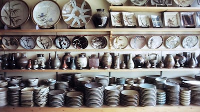 Make Mashiko pottery in Japan.