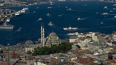 A view over the Yeni Camii fro m the Beyazit Tower.