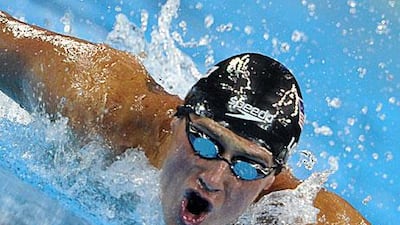 Ryan Lochte's 1min 54secs time in the 200-metre individual medley 54.00sec is the first world record set since hi-tech suits were banned after the Rome World Aquatics Championships in 2009.