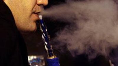 Doctors talk about the need to introduce a federal smoking ban and boost education and smoking cessation services to cut the number of young smokers.