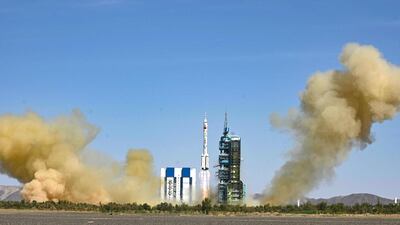 The rocket carrying the Shenzhou-14 mission with three Chinese astronauts lifts off at the Jiuquan Satellite Launch Center in Northwest China’s Gansu Province on June 5, 2022. Photo: AFP / China OUT