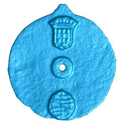 The astrolabe was found by David Mearns, whose company Blue Water Recoveries discovered the wreck site in 1998.