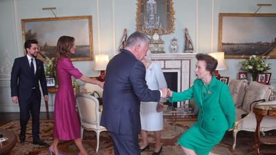 Princess Anne greets King Abdullah of Jordan, whilst Queen Elizabeth II greets Queen Rania. Getty.
