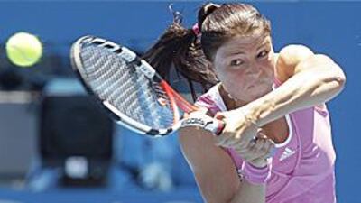 Dinara Safina will replace Serena Williams as world No 1 when the WTA rankings come out on April 20.