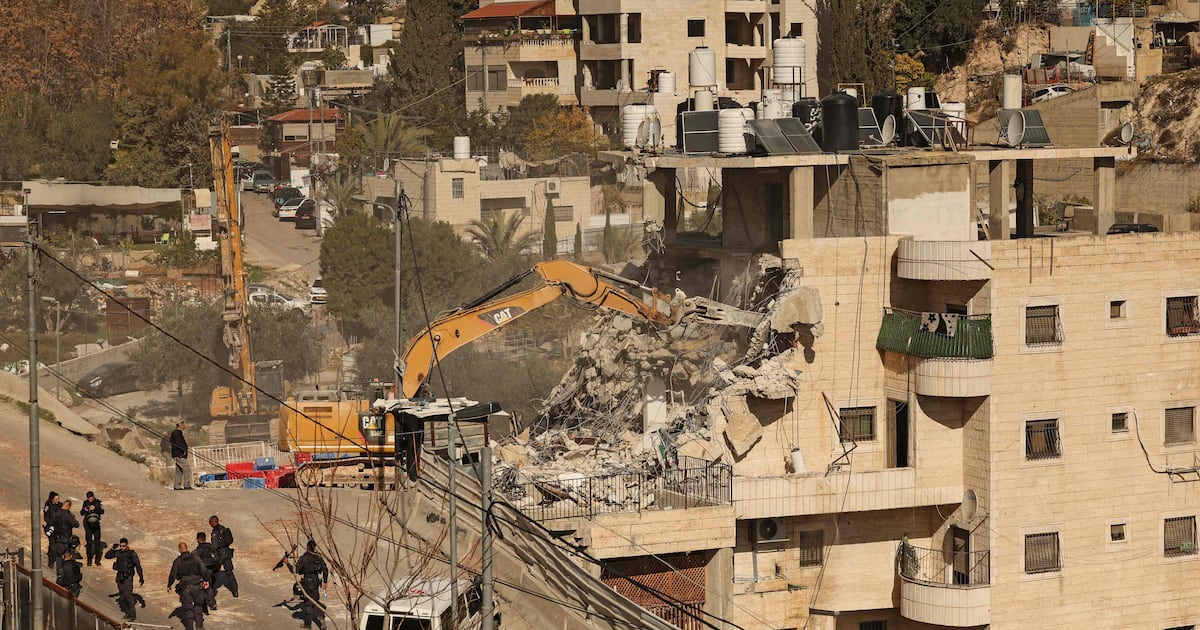 Israel forces 65 Palestinians out of their homes in East Jerusalem